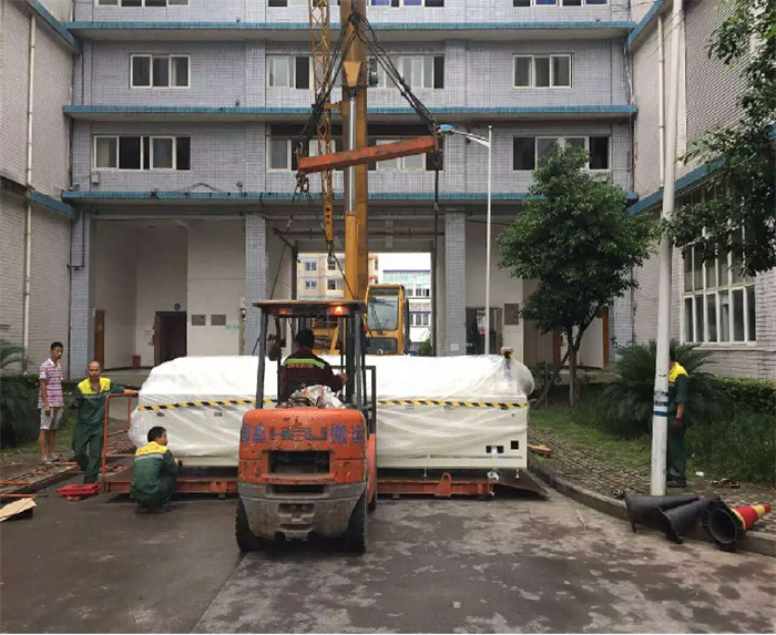 吊機上樓